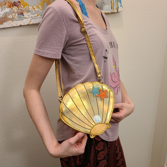 Handbags - Small Seashell Purse
